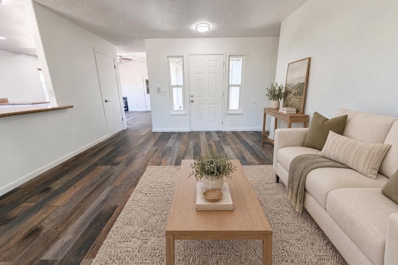 Photo 3 of 26 of 838 Dutra Ave, Rio Linda, CA