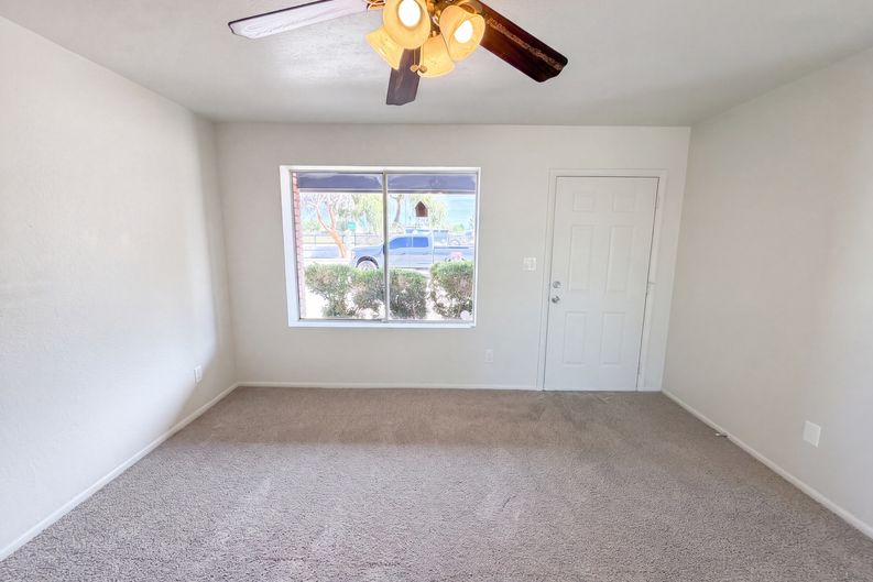 Photo 4 of 27 of 1413 W Behrend Dr, Phoenix, AZ