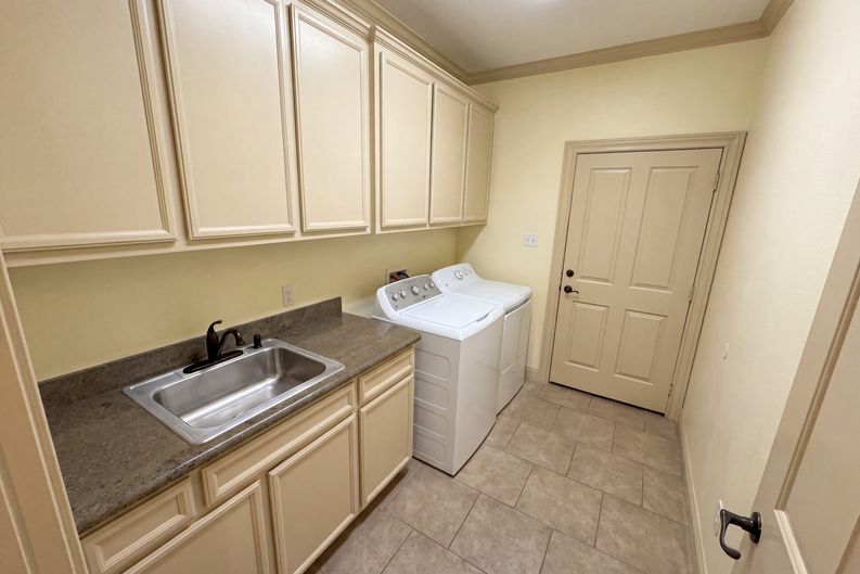 Photo 20 of 24 of 7945 Laurelwood St, Beaumont, TX