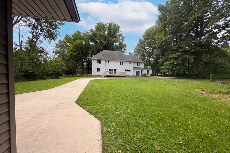 Photo 37 of 43 of 37045 Chagrin Blvd, Chagrin Falls, OH