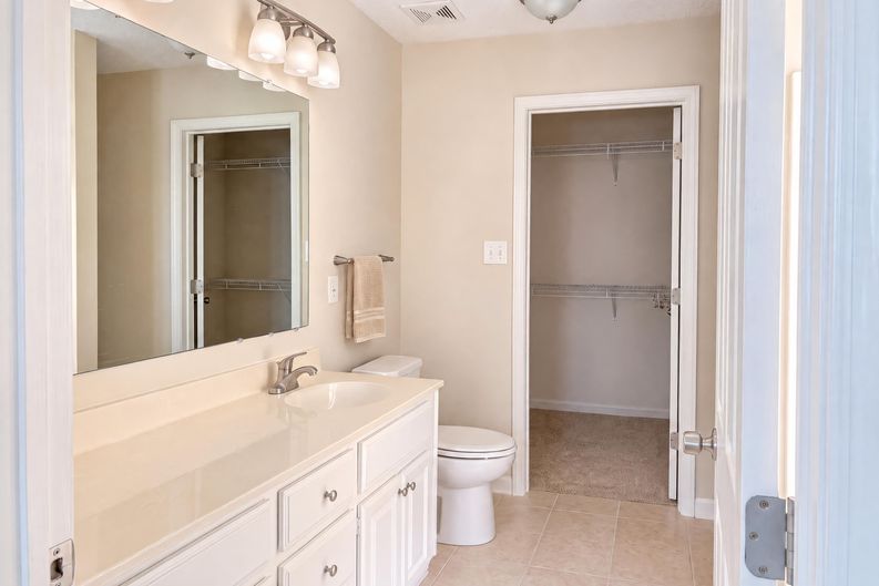 Photo 8 of 19 of 532 Loxley Dr, Warner Robins, GA