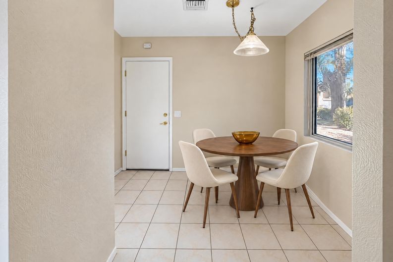Photo 8 of 17 of 2517 Palmridge Dr, Las Vegas, NV