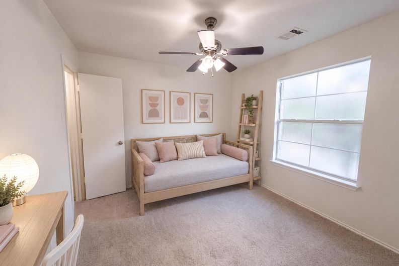 Photo 15 of 29 of 11521 Melstone Dr, Manor, TX