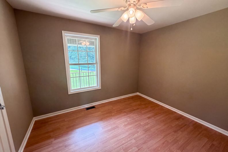 Photo 9 of 20 of 116 Fernwood Dr, Easley, SC