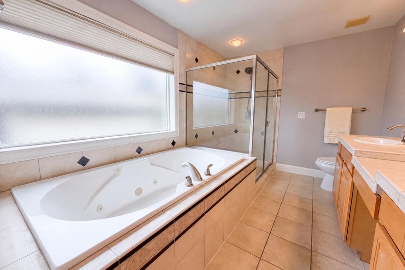 Photo 17 of 22 of 14210 SE Rolling Meadows Dr, Happy Valley, OR