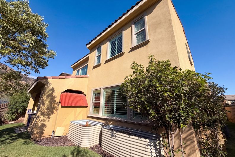 Photo 5 of 37 of 627 E Orange Blossom Way, Azusa, CA