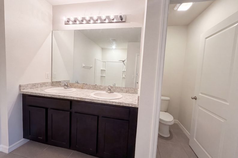 Photo 16 of 30 of 16805 Trite Bend St, Wimauma, FL
