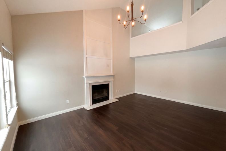 Photo 3 of 21 of 5259 Baysdon Cir, Indianapolis, IN