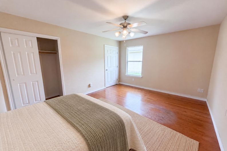 Photo 11 of 16 of 507 Decker Dr, Hutto, TX