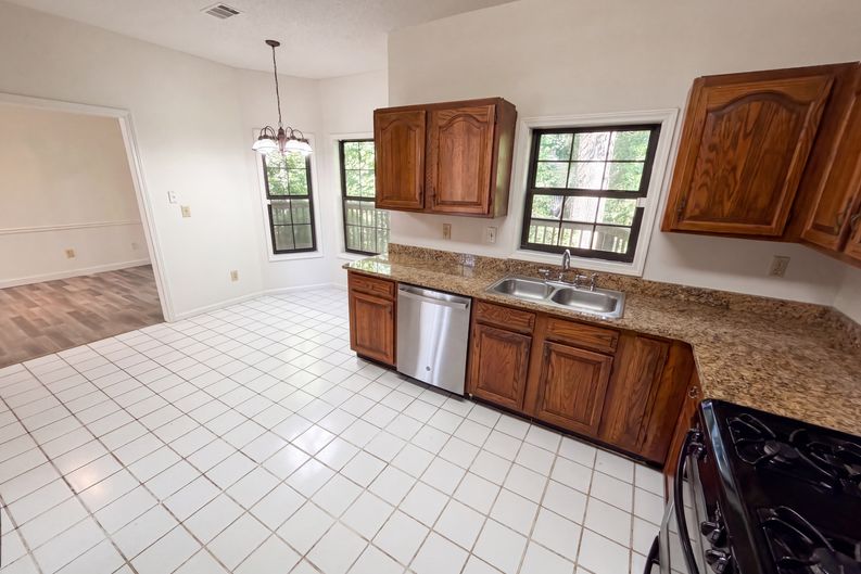 Photo 9 of 28 of 506 Mansard Walk, Alpharetta, GA