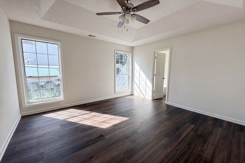 Photo 4 of 28 of 2028 Larson Ln, Goose Creek, SC