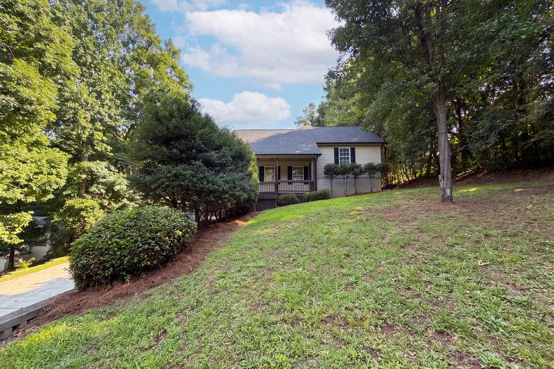 Photo 19 of 25 of 930 Marshall Dr, Concord, NC