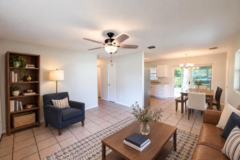 Photo 3 of 23 of 1735 Jefferson Dr, Mount Dora, FL