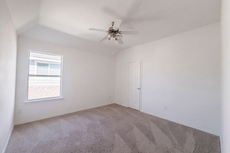Photo 14 of 20 of 1232 Spanish Moss Dr, Savannah, TX