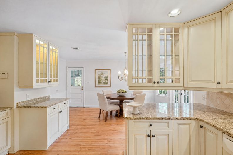 Photo 10 of 33 of 1127 Aurora Ct, Atlanta, GA