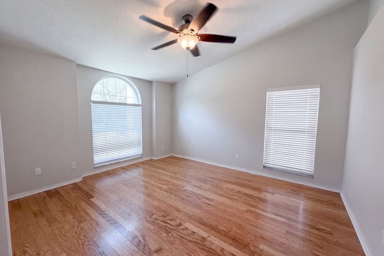 Photo 4 of 21 of 1204 Tiger Wood Ct, Valrico, FL