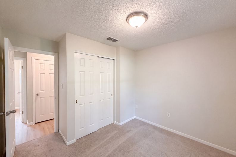 Photo 7 of 24 of 4536 Eagles Nest Rd, Fruitland Park, FL