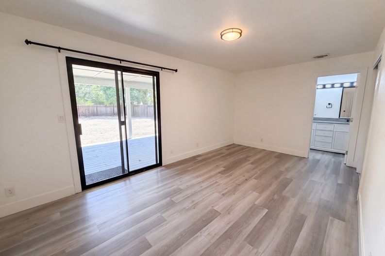 Photo 4 of 26 of 8266 Streng Ave, Citrus Heights, CA