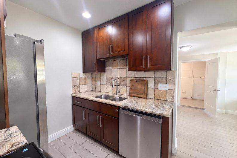 Photo 7 of 21 of 1610 Stevensons Dr, Clearwater, FL