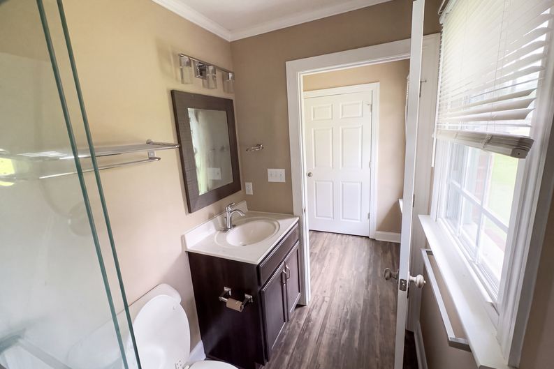 Photo 15 of 21 of 2401 N Hills Dr, New Bern, NC