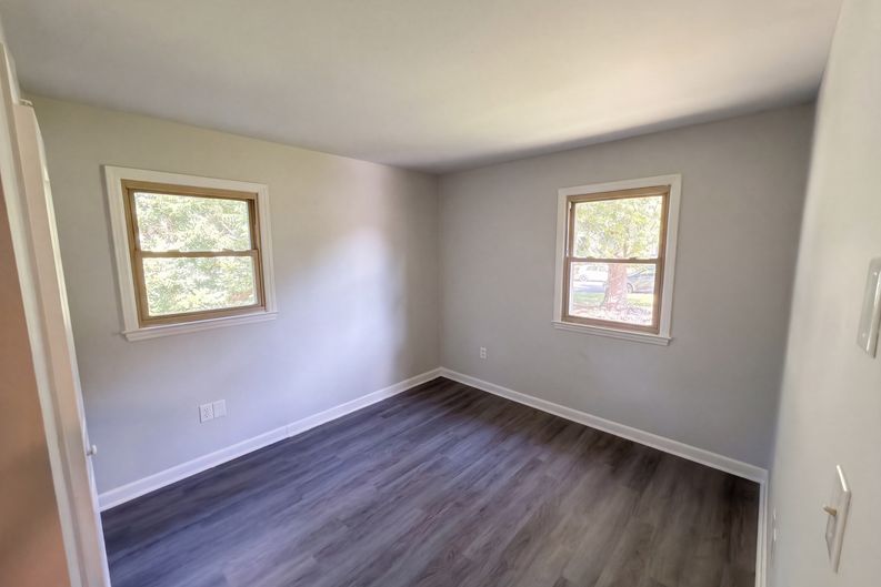 Photo 7 of 24 of 6531 Rosecran Dr, Charlotte, NC