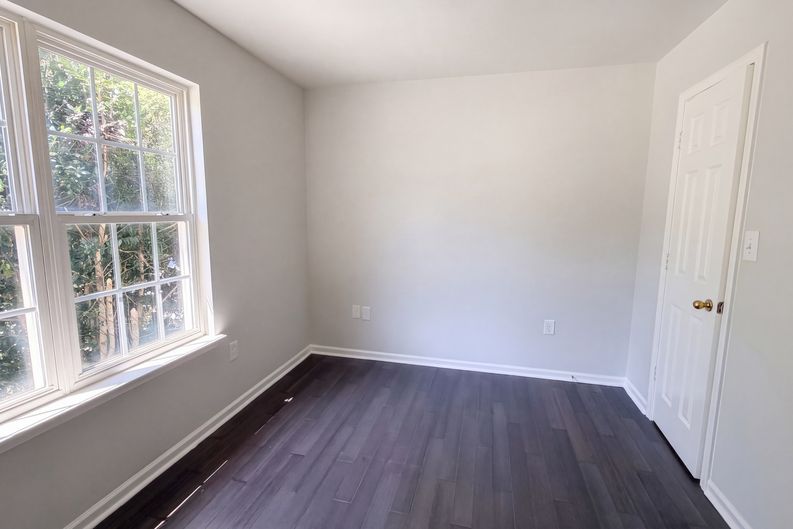 Photo 14 of 23 of 6226 Dumont Ln, Charlotte, NC