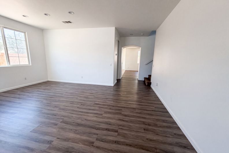 Photo 6 of 28 of 3147 W Lingard St, Lancaster, CA