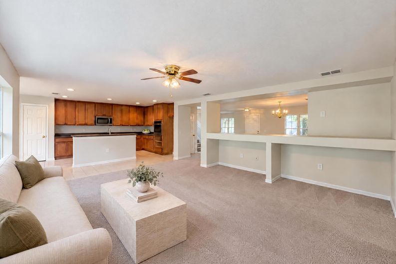 Photo 3 of 26 of 2474 Mallow Oak Ct, Apopka, FL