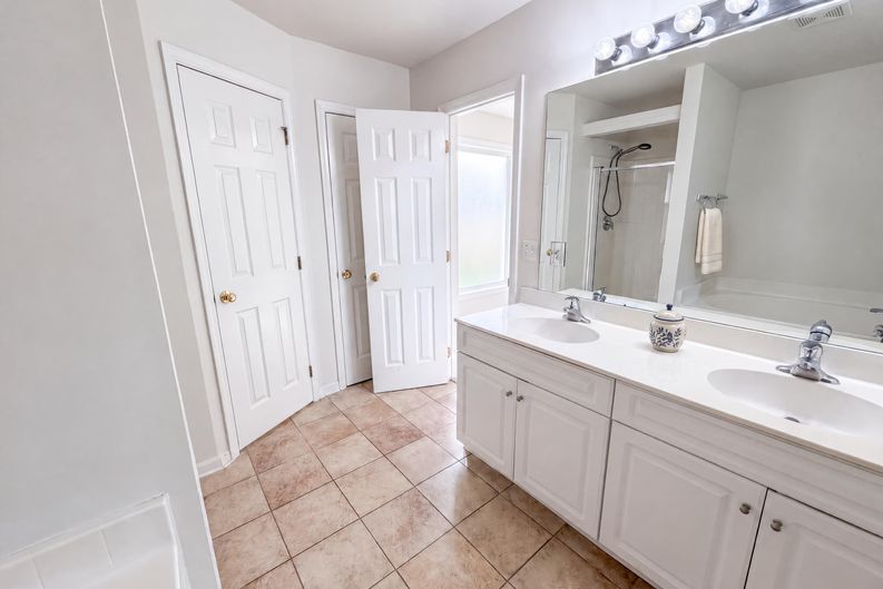 Photo 9 of 26 of 9325 Ayscough Rd, Summerville, SC