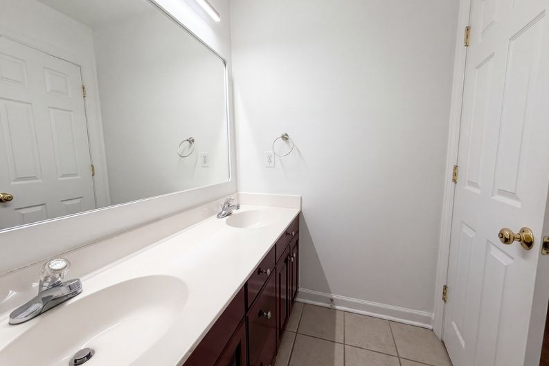 Photo 14 of 18 of 12341 Willingdon Rd, Huntersville, NC