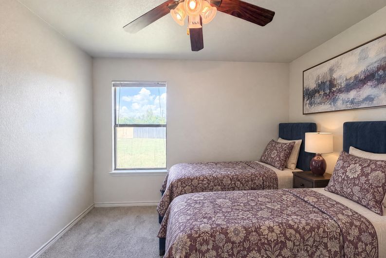 Photo 9 of 16 of 2512 Saulsbury Dr, Temple, TX