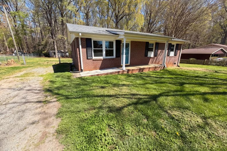 Photo 6 of 17 of 4402 Ginger Dr, Gastonia, NC