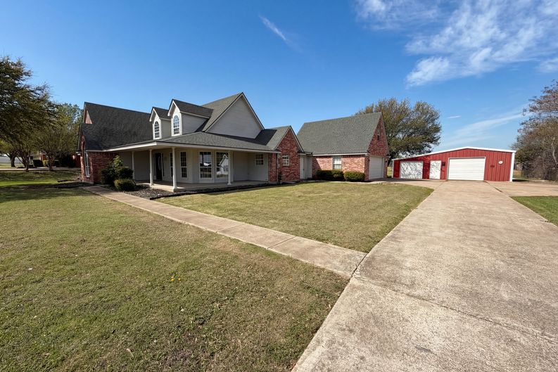Photo 7 of 22 of 4014 Ovilla Rd, Waxahachie, TX