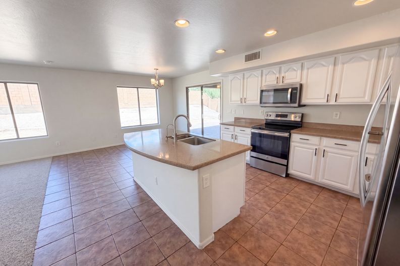Photo 6 of 30 of 25798 W Hilton Ave, Buckeye, AZ