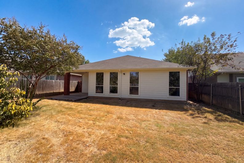 Photo 5 of 20 of 2617 Silver Hill Dr, Fort Worth, TX