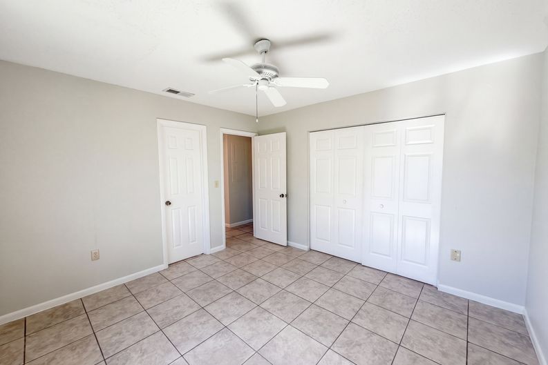 Photo 11 of 17 of 8801 SE 89th St, Ocala, FL