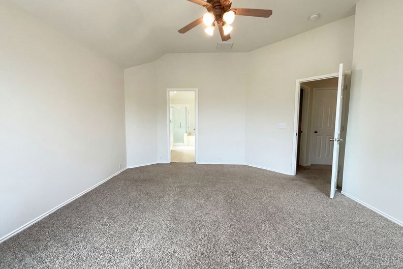 Photo 19 of 22 of 11919 Leaf Oak Dr, Houston, TX