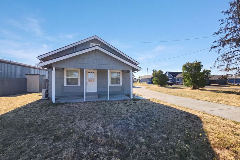 Photo 19 of 22 of 93291 Prairie Rd, Junction City, OR