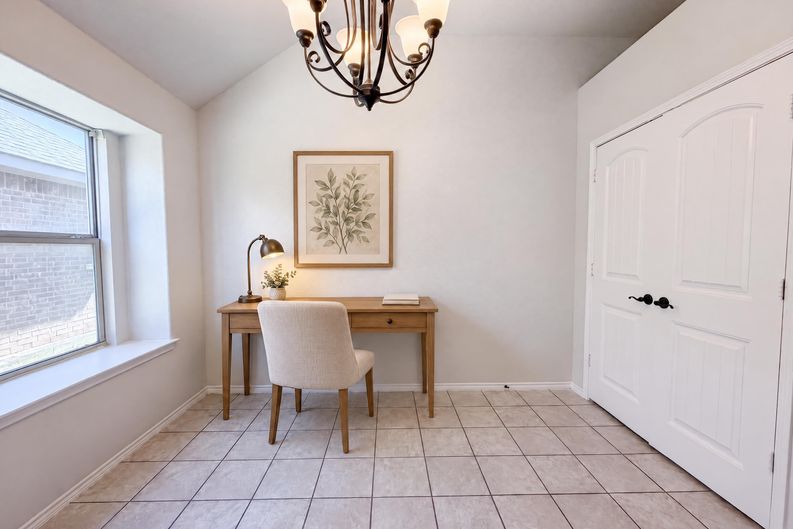 Photo 8 of 21 of 1901 Crested Ridge Rd, Aledo, TX