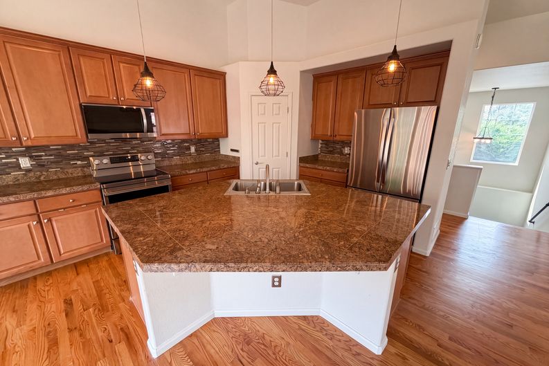 Photo 9 of 32 of 2802 S Ireland Way, Aurora, CO
