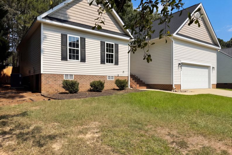 Photo 6 of 23 of 321 Groundsel Pl, Clayton, NC