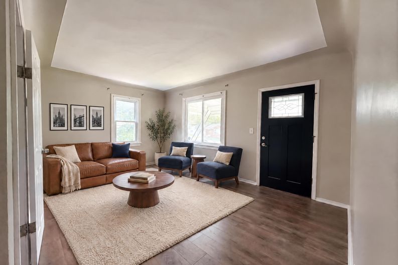 Photo 3 of 20 of 6455 Norborne Ave, Dearborn Heights, MI