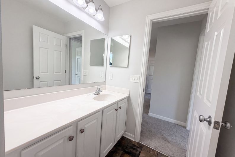 Photo 24 of 39 of 4058 Leontria Ave, Columbus, OH