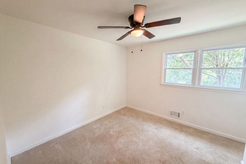 Photo 11 of 21 of 509 Spring Park Dr, Canton, GA