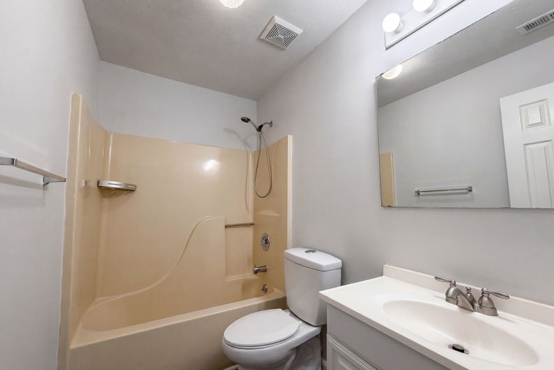 Photo 15 of 17 of 2577 Previs Rd, Fayetteville, NC