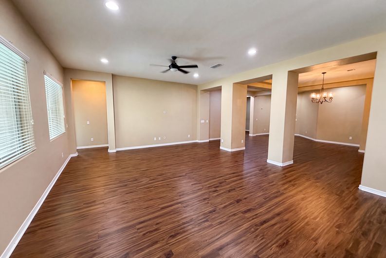 Photo 10 of 39 of 18136 W Devonshire Ave, Goodyear, AZ