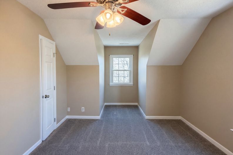 Photo 16 of 23 of 1157 Woodbridge Dr, Clarksville, TN