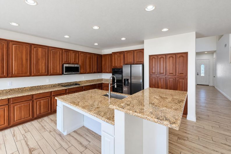 Photo 10 of 39 of 4415 W Paseo Way, Laveen, AZ