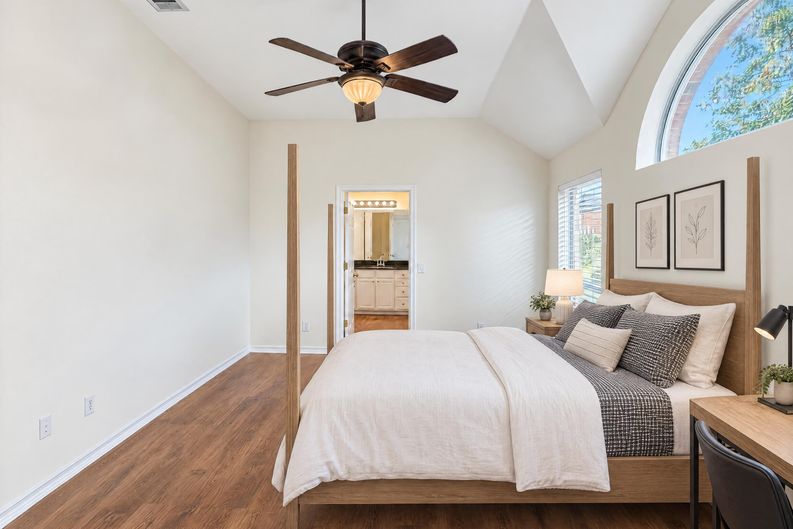 Photo 7 of 18 of 9911 Max Ln, Frisco, TX