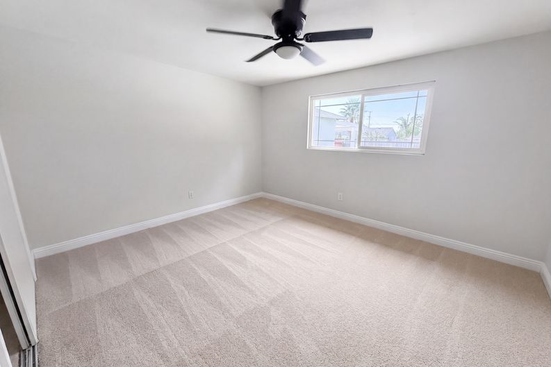 Photo 4 of 18 of 16515 Rosemary Dr, Fontana, CA